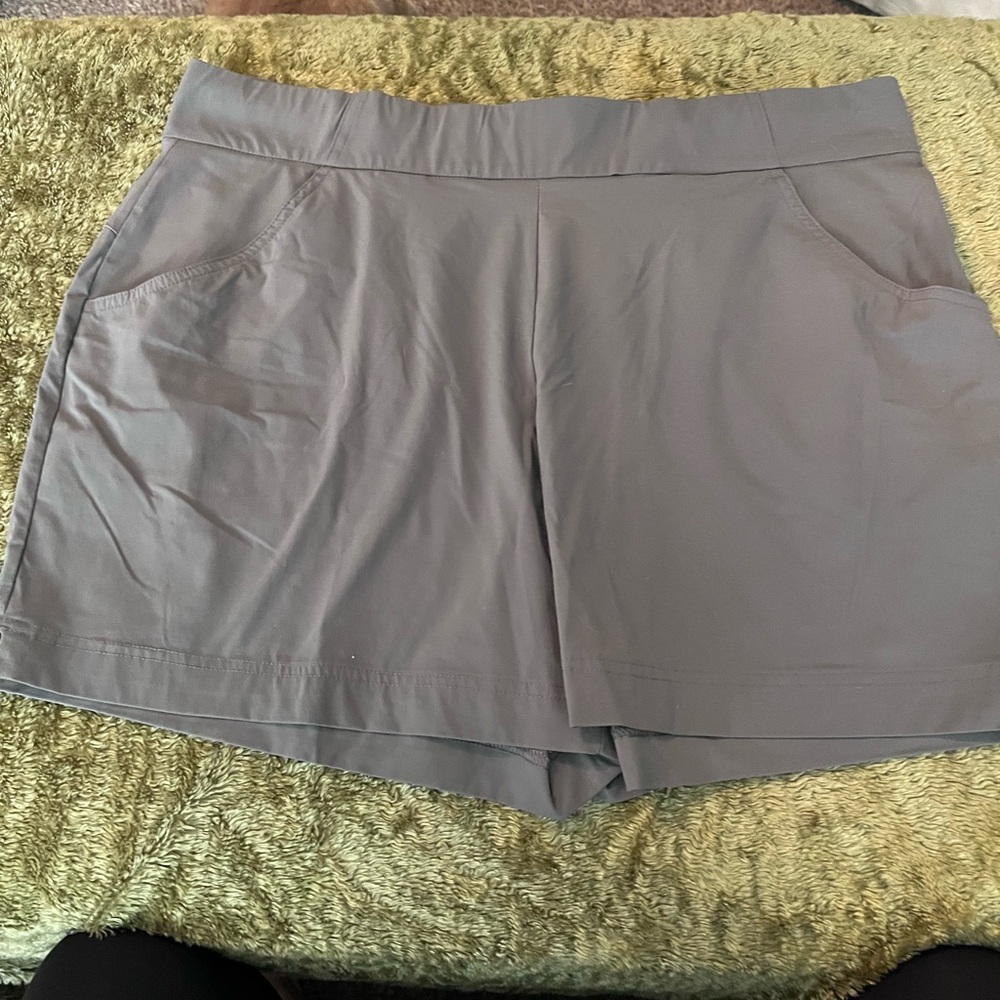 Columbia Women's Athletic Shorts in Gray